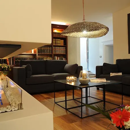 게스트하우스 Chambres D'hotes Suites De La Tour 3*