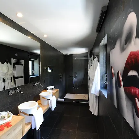 Chambres D'hotes Suites De La Tour 게스트하우스
