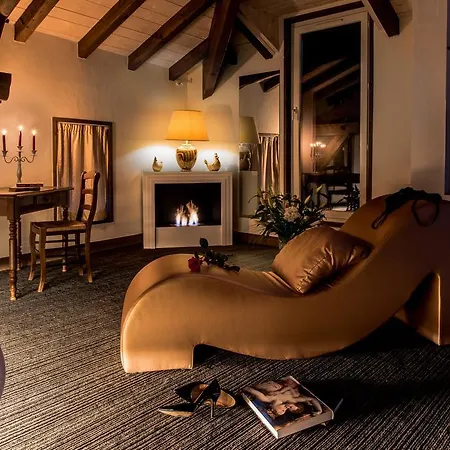 게스트하우스 Chambres D'hotes Suites De La Tour