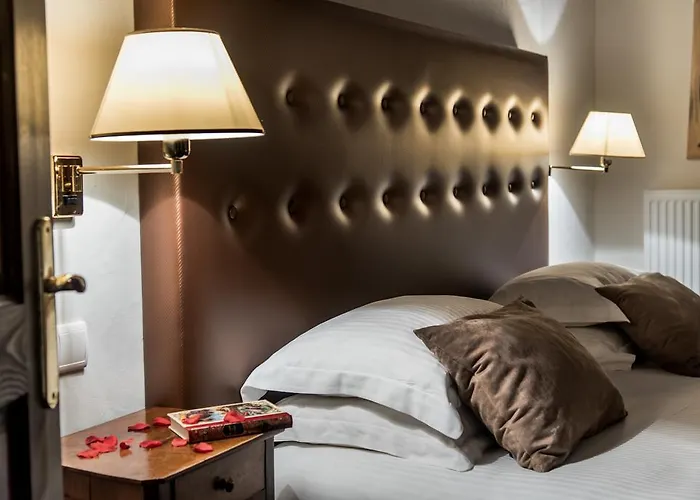 Suites De La Tour Montailleur